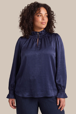 Exxcellent top Tindra