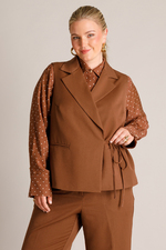 Yest Curve vest Trudie